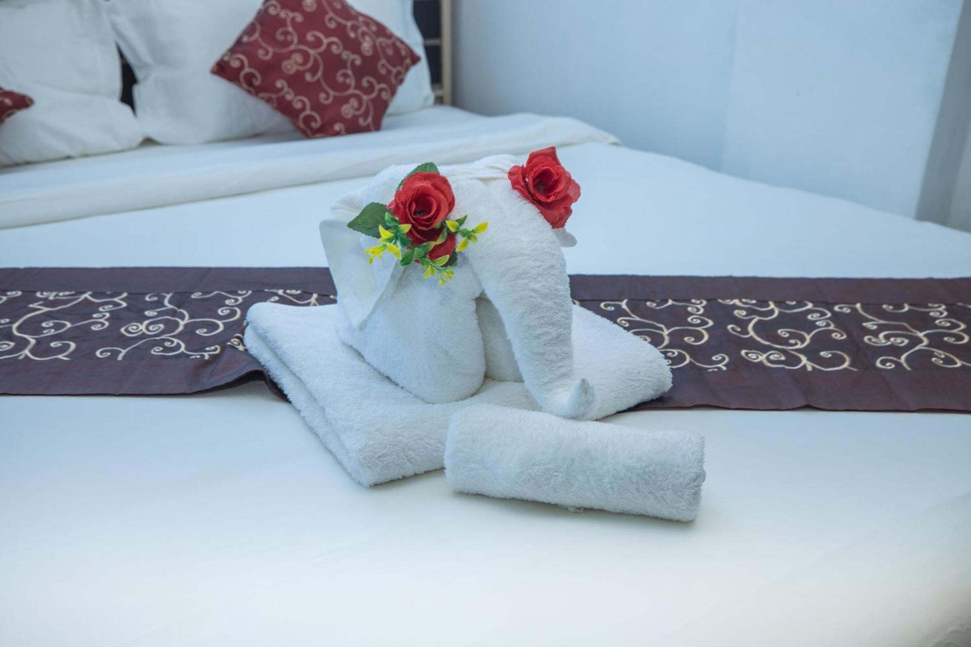 Happy 99 Guest House Patong Exterior photo